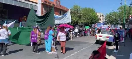 8M: una movilización por avenida San Martín obliga a cortar el tránsito