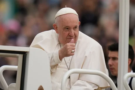 Mañana el papa Francisco recibirá el alta médica y podría presidir los ritos de Semana Santa