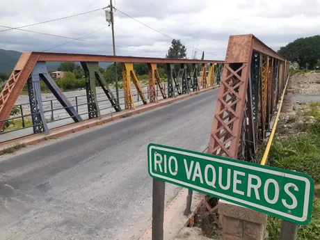 Un muerto en zona del río Vaqueros: aseguran que el deceso no habría sido violento
