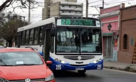 Por obras sobre avenida Yrigoyen, la Línea 2B presenta desvíos en su recorrido