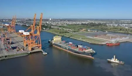 Un paro de remolcadores afecta a los puertos y paraliza un sector claves para el ingreso de dólares
