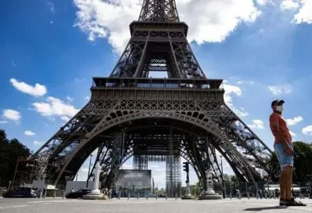 Evacuaron la Torre Eiffel por amenaza de bomba