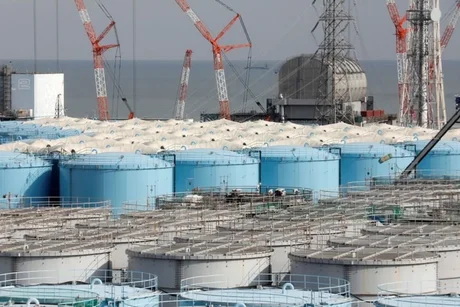 Japón comenzará a verter en el océano agua de los tanques de la central nuclear Fukushima
