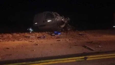 Tragedia en el norte de Salta: un muerto tras el choque frontal de un auto y una traffic