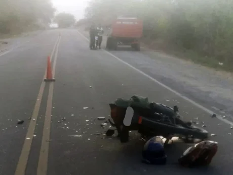 Un motociclista perdió la vida tras chocar contra un tractor en ruta 36