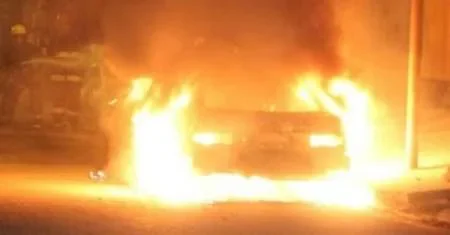 Un hombre fue detenido por quemar un automóvil