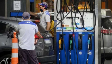 Desabastecimiento de combustible: petroleras informan que la situación se normalizará en los próximos días