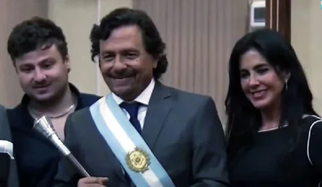 En Asamblea Legislativa jura Gustavo Sáenz y asume a su segundo mandato como gobernador de Salta