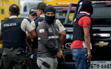 Tensión en Ecuador: 8 muertos y varios heridos en medio de un ataque narco
