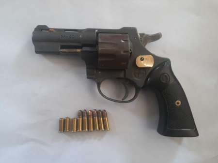 Detuvieron a dos jóvenes que asaltaron a un remisero a punta de pistola
