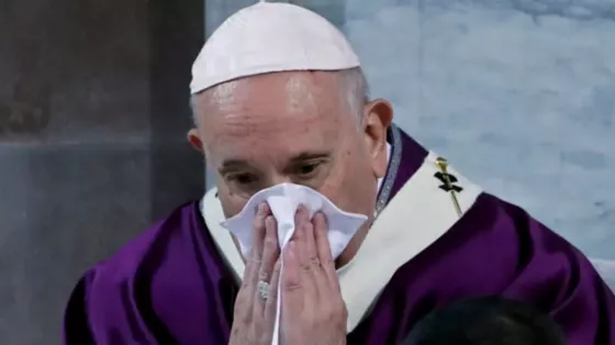 El papa Francisco canceló su participación del Vía Crucis y generó dudas sobre su salud