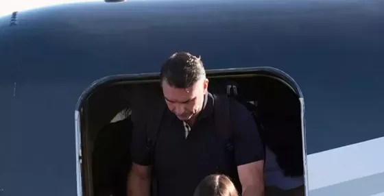 Flávio Bolsonaro se autoproclamó “verdadero presidente electo” de Brasil